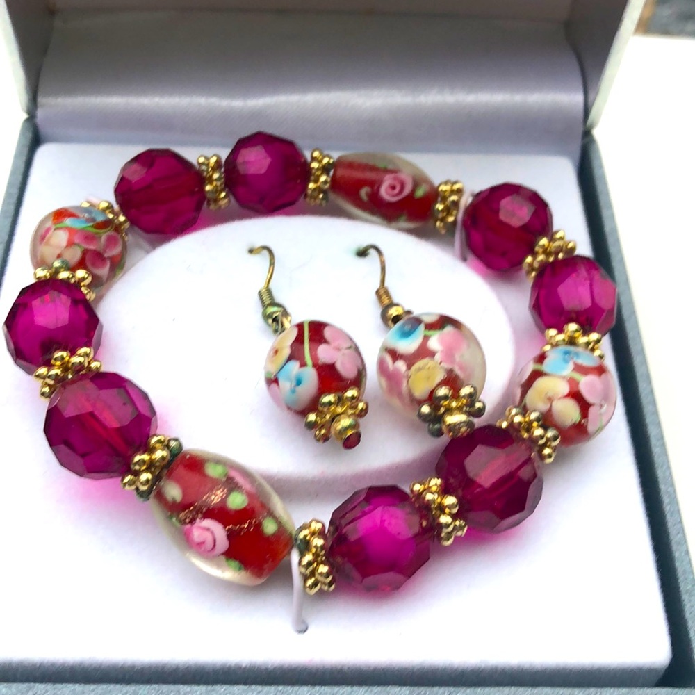 Worthington NIB Hot Pink Floral bracelet and earring set